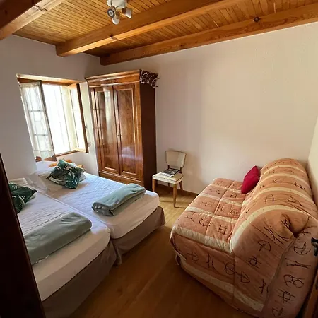 Maison De Village