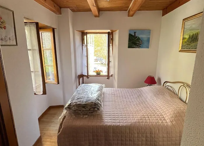 Maison De Village